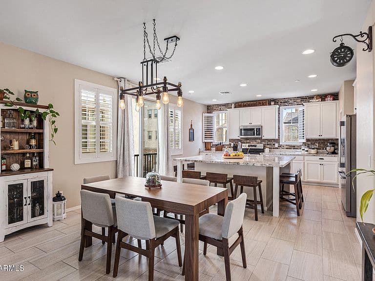 2754 S Harmony Ave photo 5