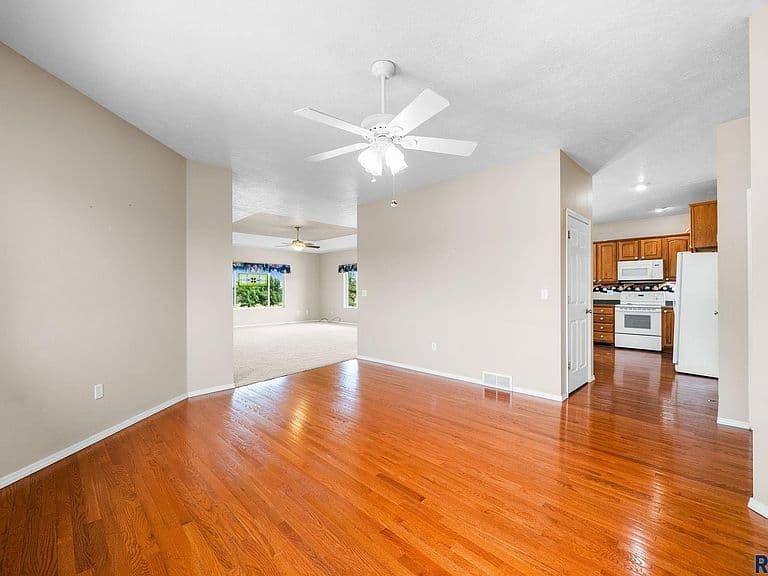 45114 Herman Blvd photo 5