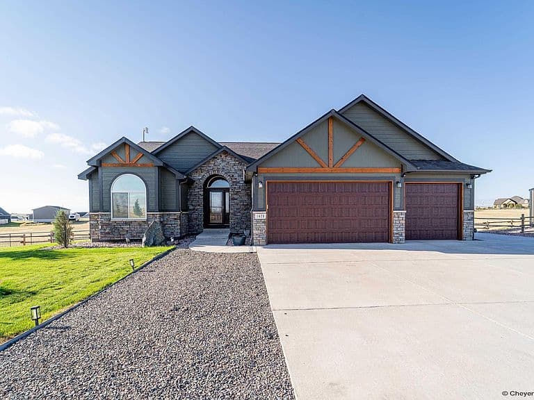 1479 Scenic Ridge Dr photo 3