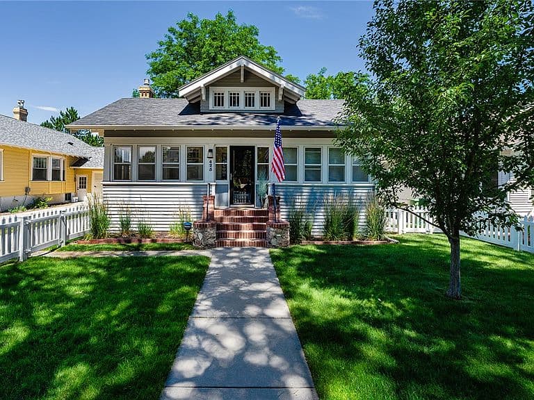 425 Clark Ave photo 4