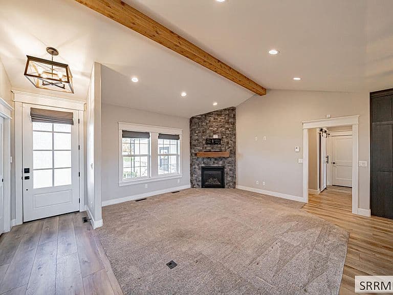 6315 Maggie Dr photo 5