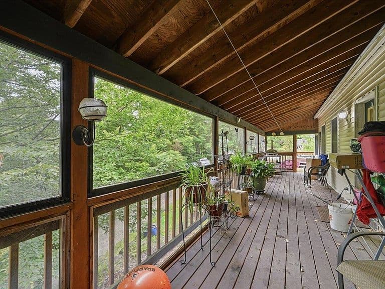 13 Broadview Estates photo 3