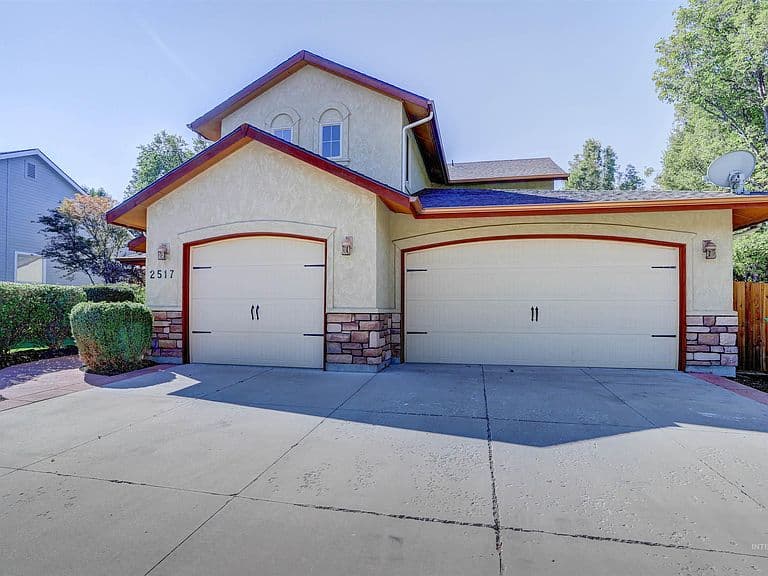 2517 E Nakano Dr photo 4