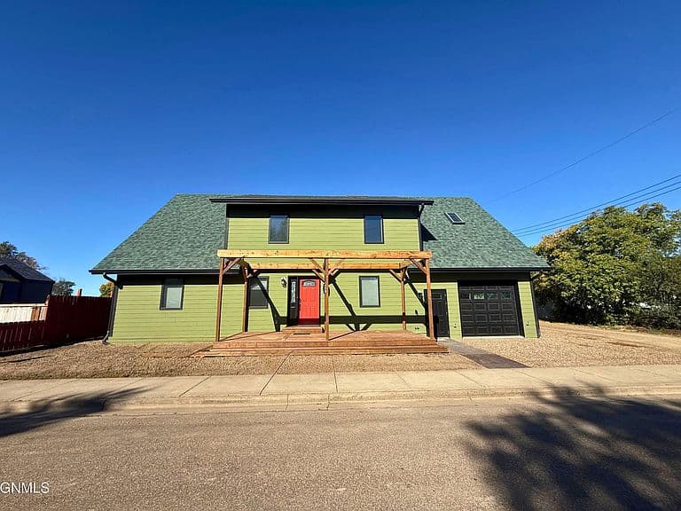 506 6th Ave NE photo 1