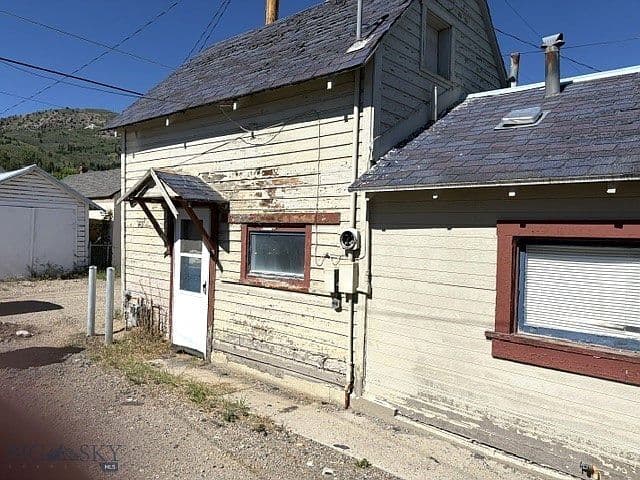415 W 3rd St photo 4