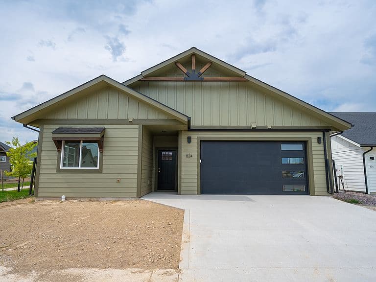 824 Rivet Way photo 1