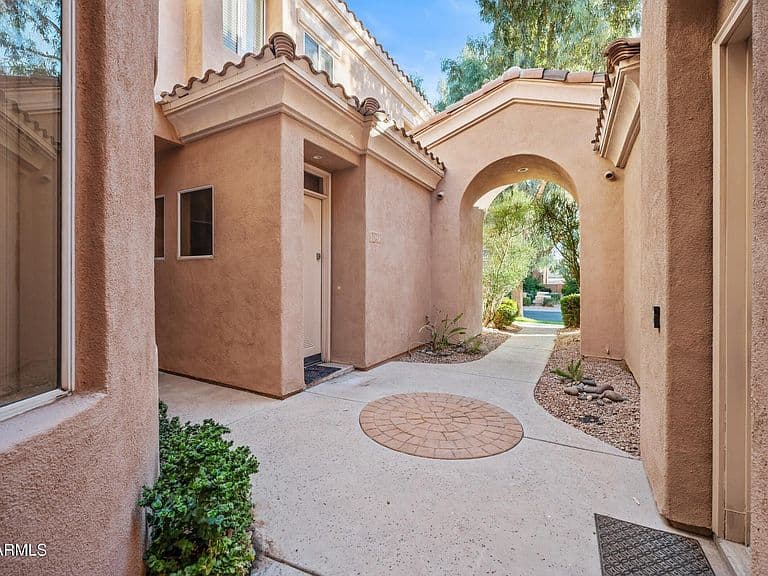 3800 S CANTABRIA Circle #1087 photo 3