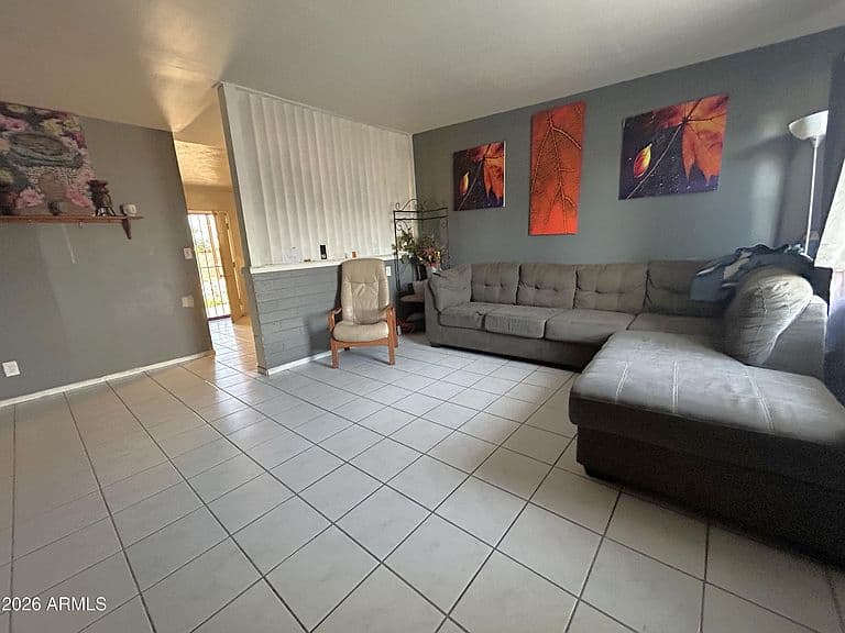 2312 E NANCY Lane photo 1