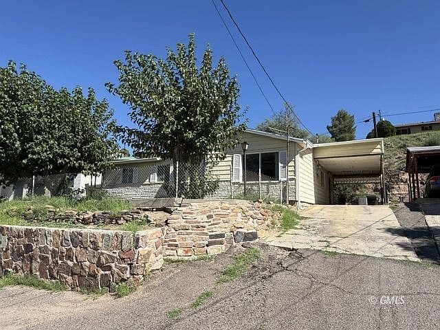 5669 S Glendale Ave photo 1