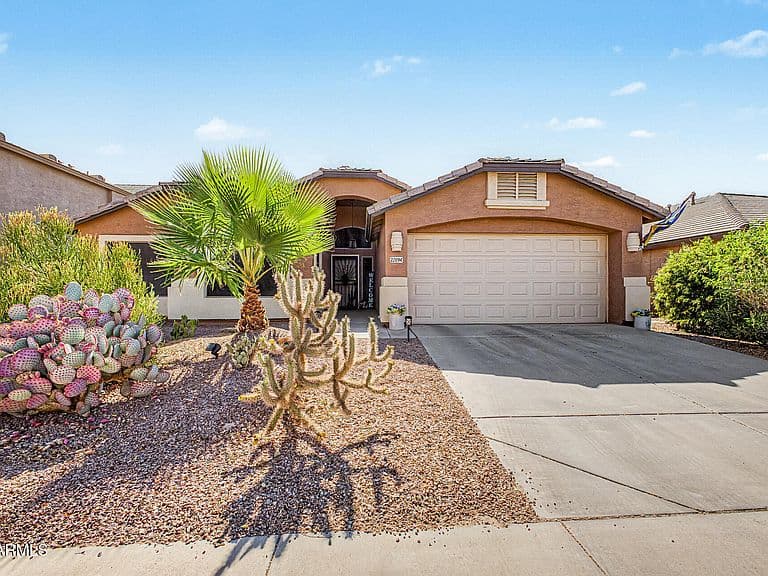 22094 N VARGAS Drive photo 2