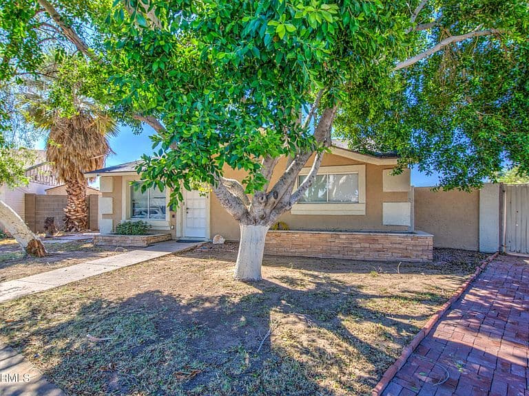 4144 W PASADENA Avenue photo 1