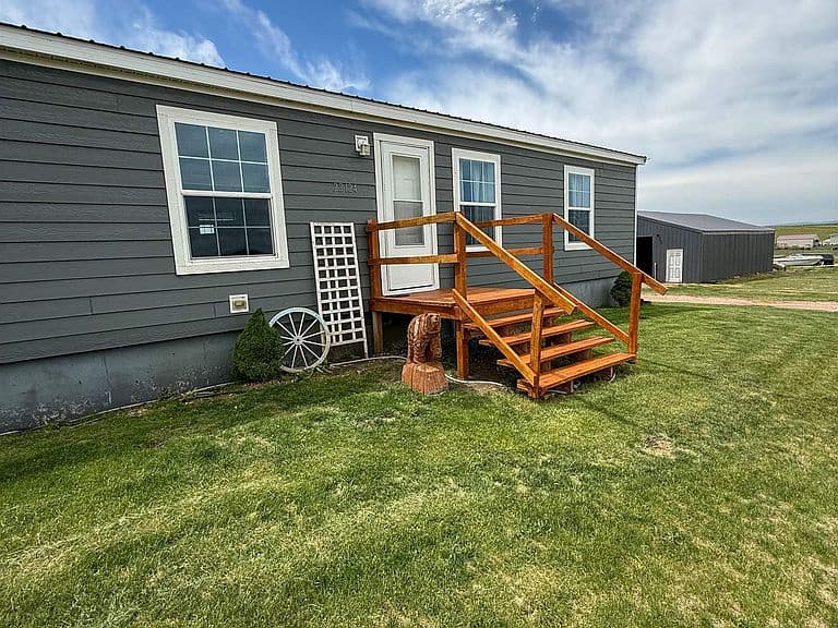 22124 Saddle Rd photo 2