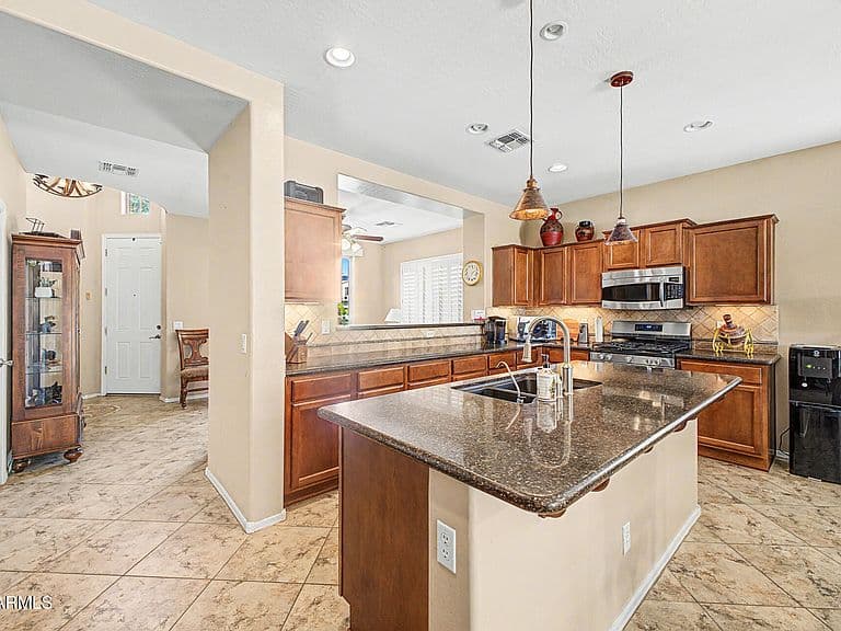 3531 E LYNX Place photo 1