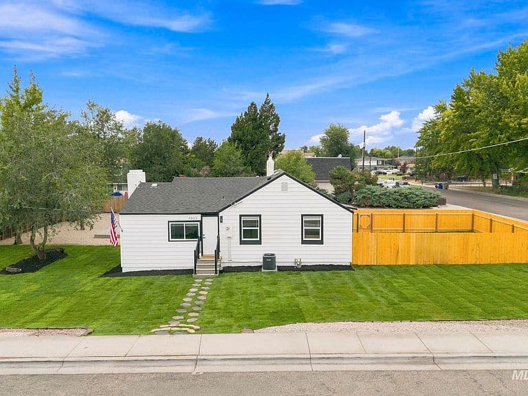 4803 W Targee St photo 5