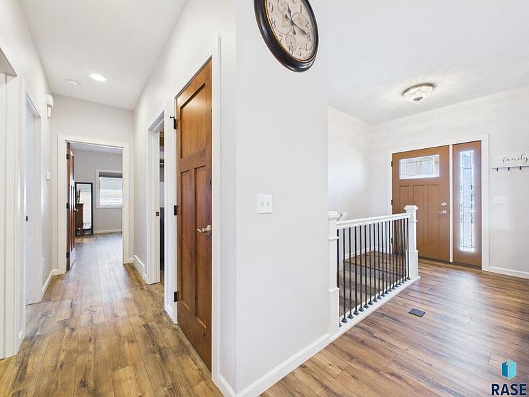 117 E Birchwood Dr photo 3