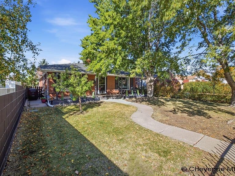 3910 Dillon Ave photo 1