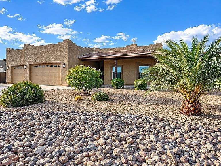 20324 W Melanie Dr photo 1