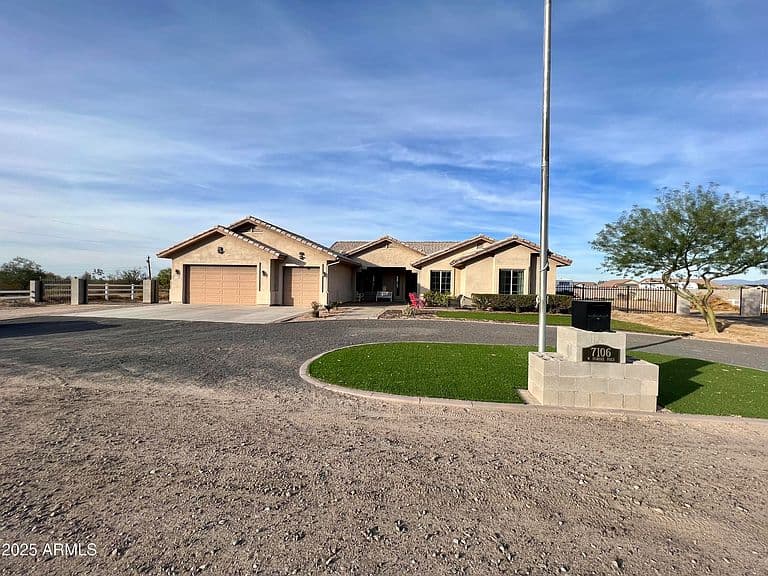 7106 W HOMBRE Road photo 1