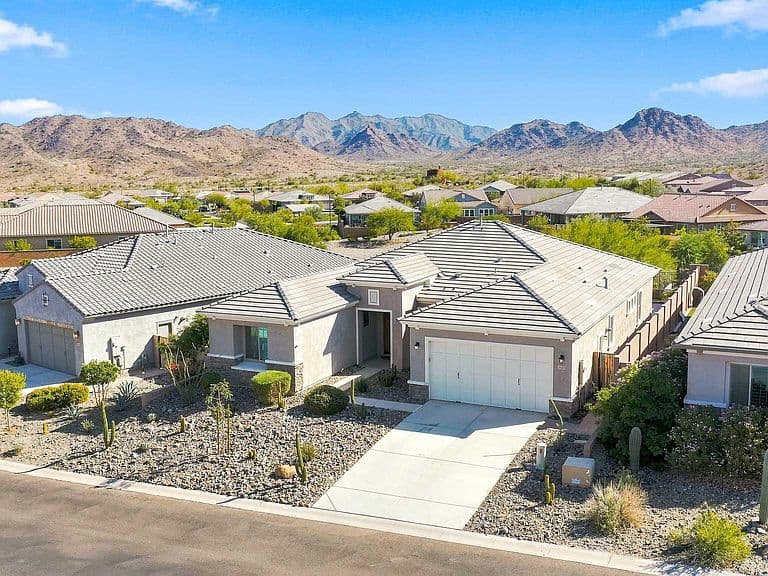 16459 W VALENCIA Drive photo 5