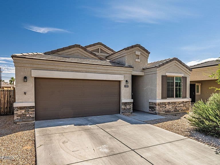 1237 E PAUL Drive photo 2