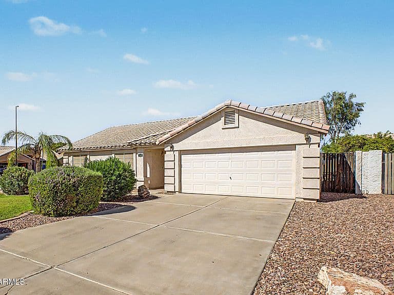 938 S SAN JOAQUIN Court photo 3