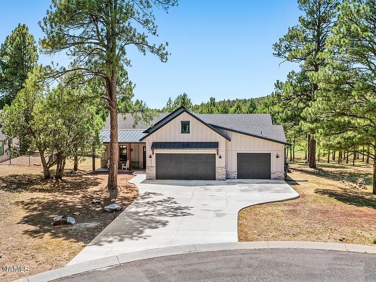 2943 W Castle Pines Dr photo 1