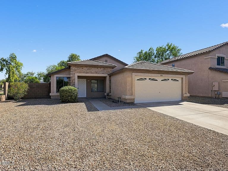 15925 W MONROE Street photo 3