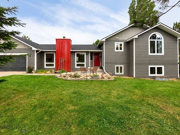 1517 Bluebird Ln photo 1