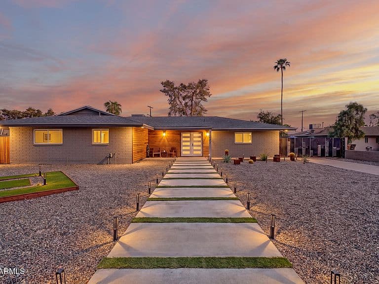 8307 E RANCHO VISTA Drive photo 2
