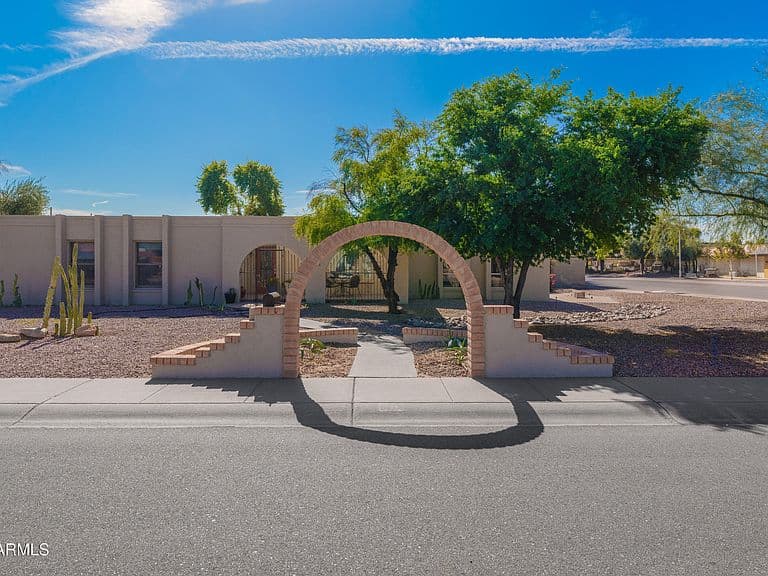 941 E Libra Dr photo 2