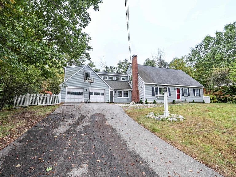 14 Pinewood Drive photo 1