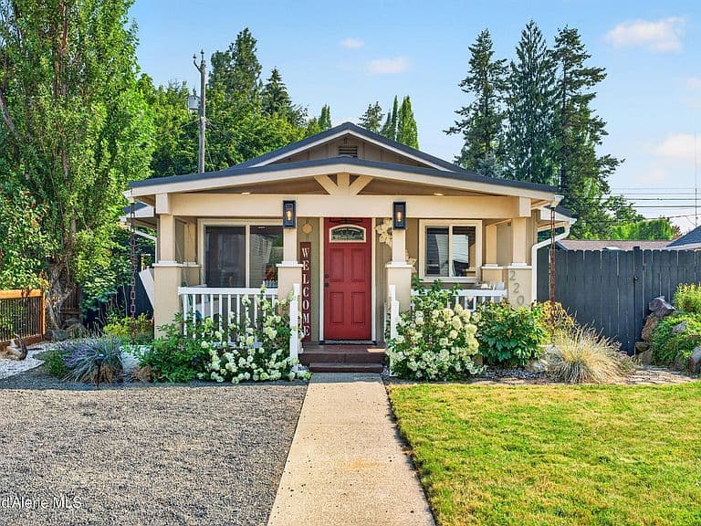 2206 E Coeur D Alene Ave photo 1