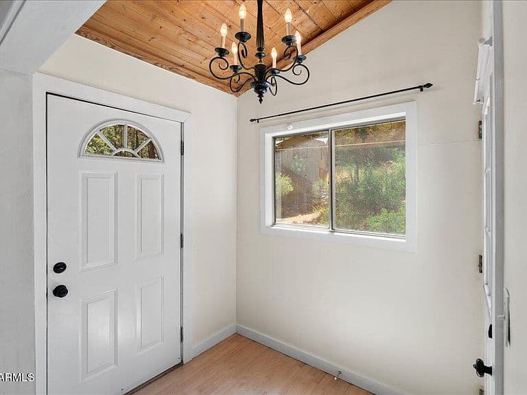 918 S LAVALLEY Drive photo 3