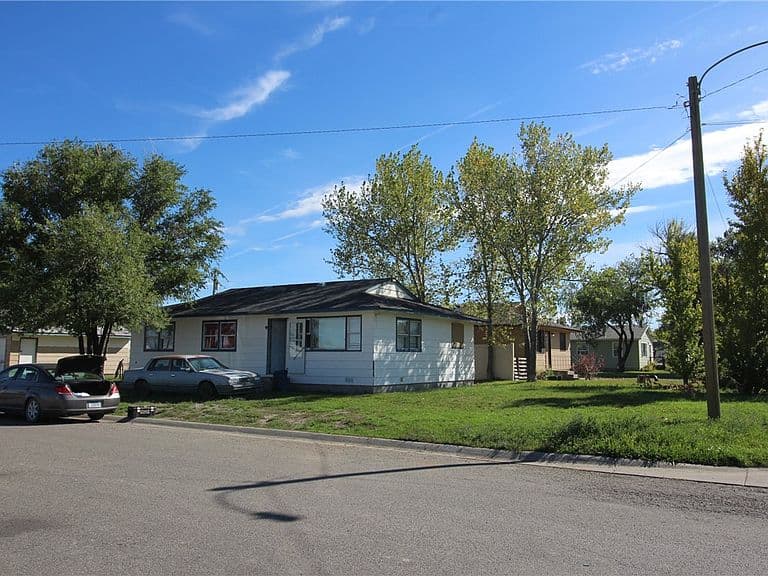 1031 N Custer Ave photo 1