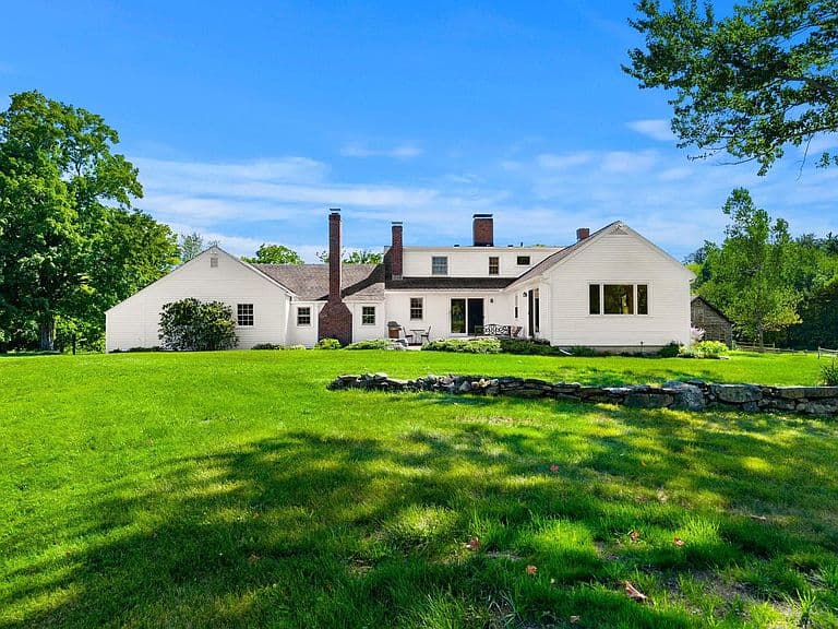89 N Pepperell Road photo 4