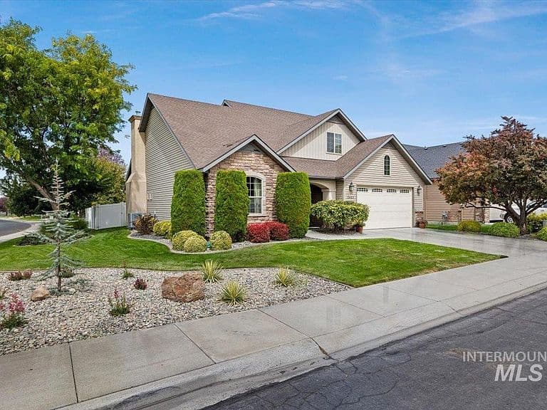 2603 Carriage Way photo 2