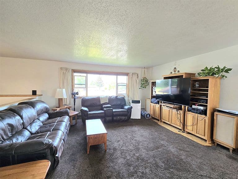 2970 Canal Cir photo 5