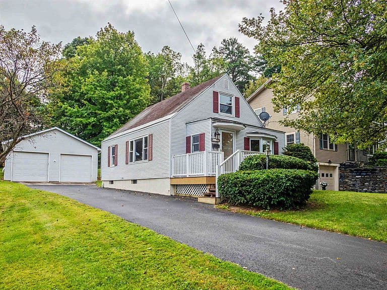 126 Foster Street photo 2