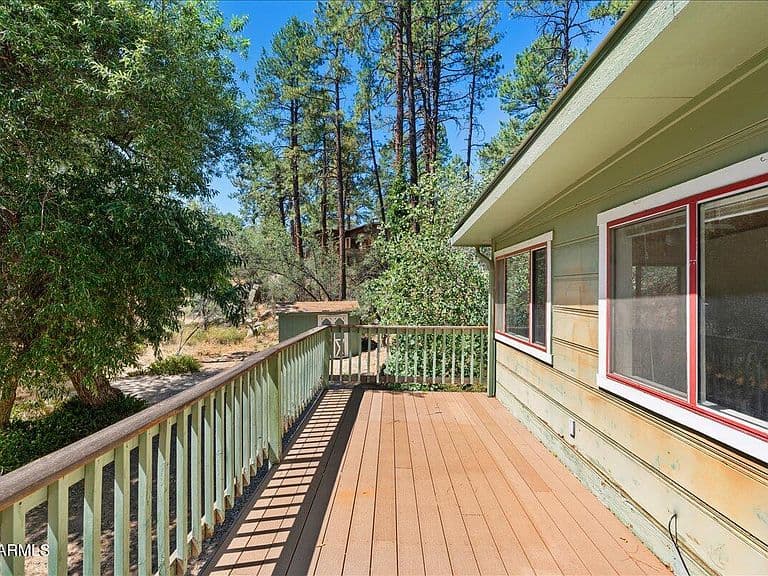 918 S LAVALLEY Drive photo 4