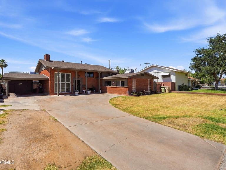 4639 W CAVALIER Drive photo 2