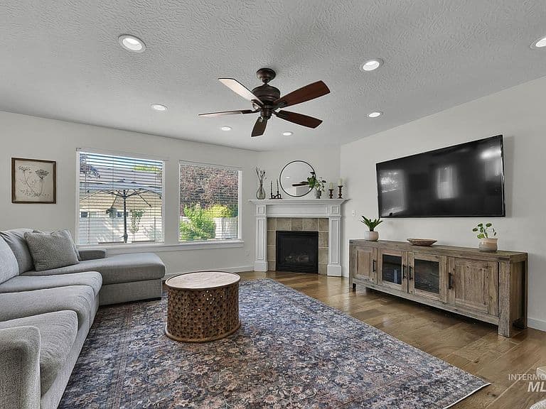 4094 E Arch Dr photo 5