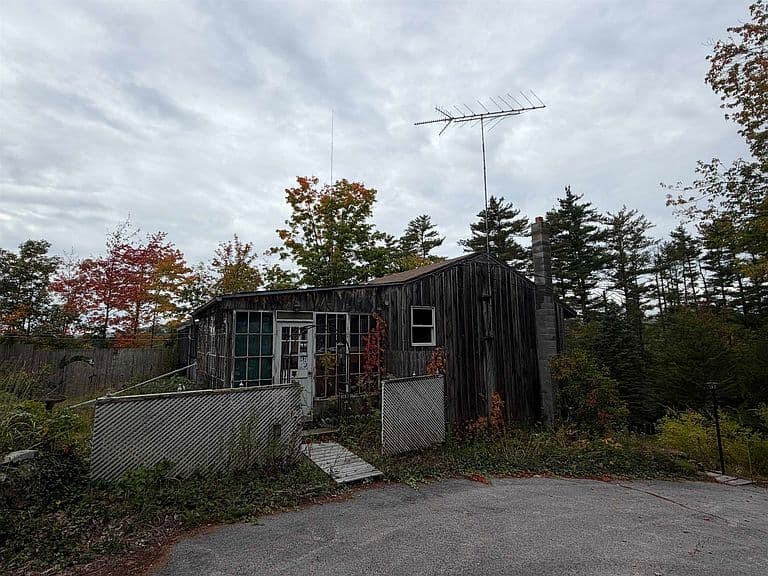 205 Route 13 photo 2