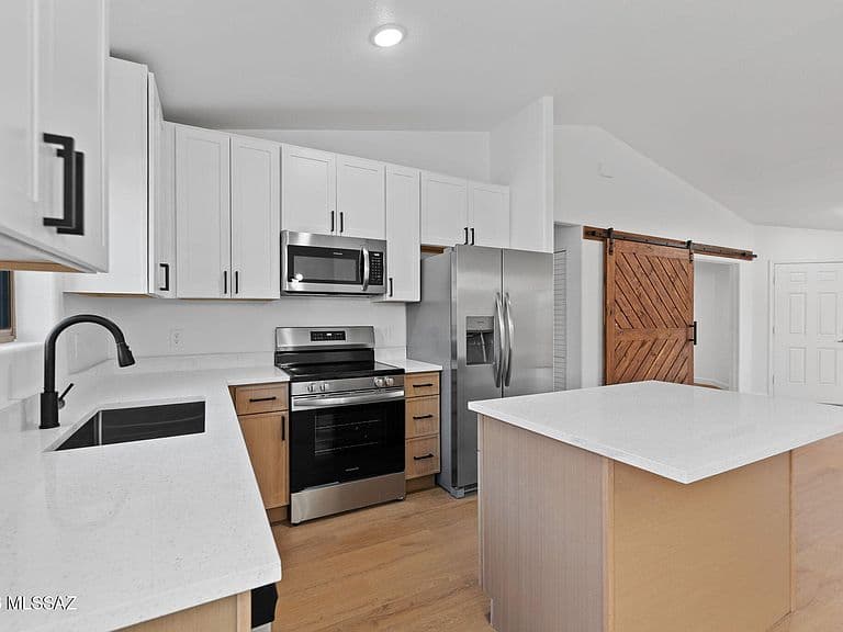 758 W Calle Ormino photo 4