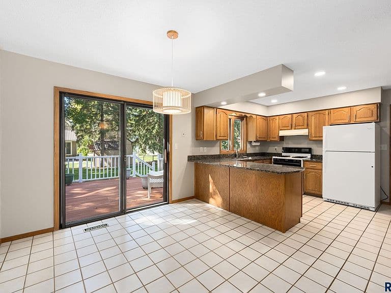 4213 S Cathy Ave photo 4