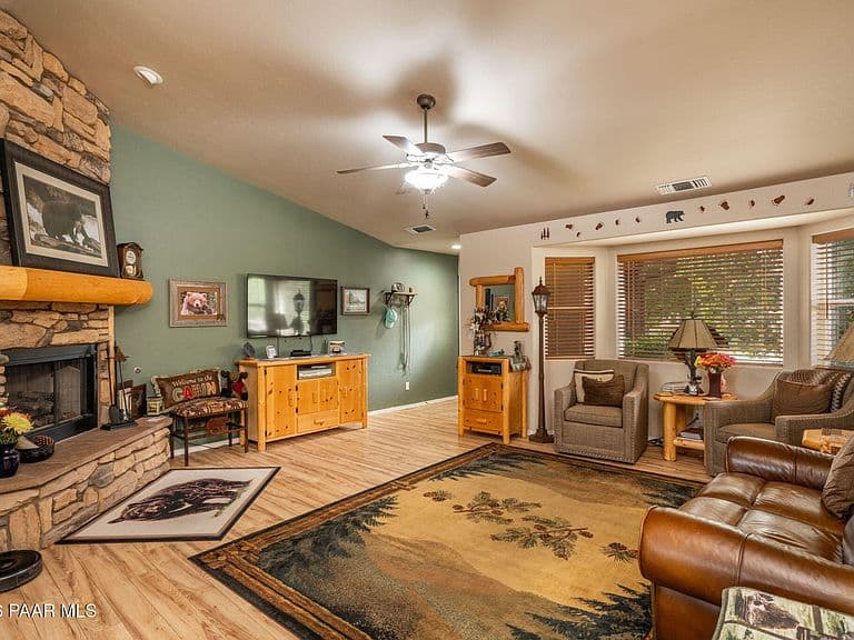 1428 Magnolia Ln photo 4
