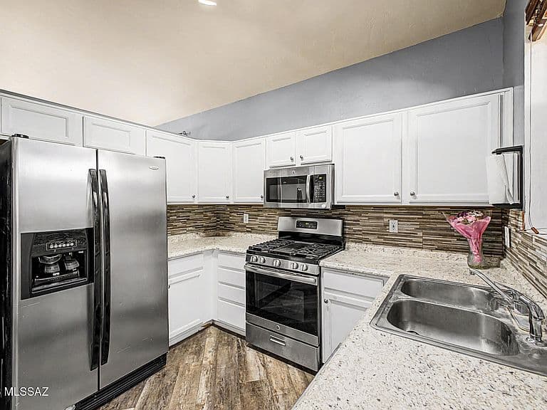 10243 E Desert Skyline Way photo 3