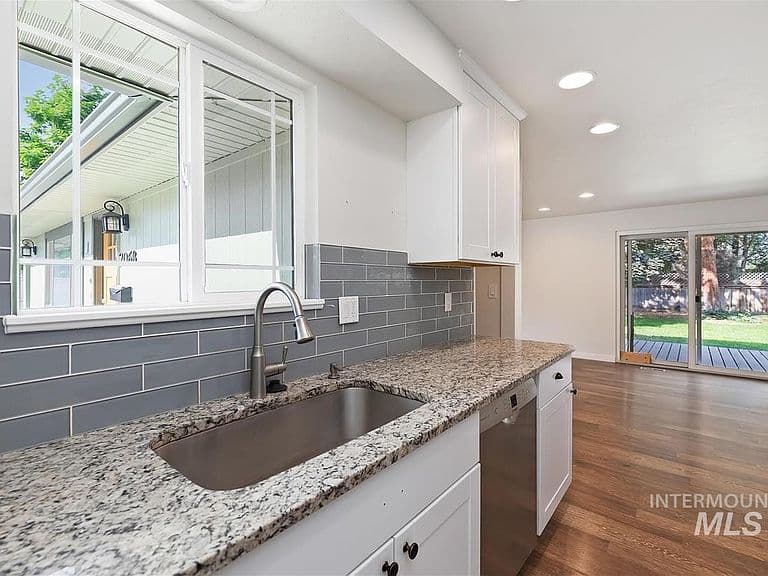 2068 S Crystal Way photo 3