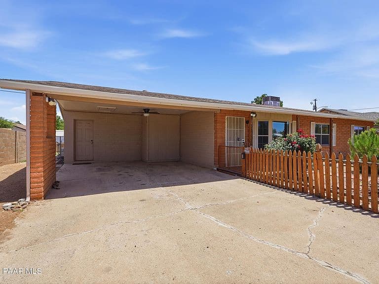 3641 N Valorie Dr photo 4