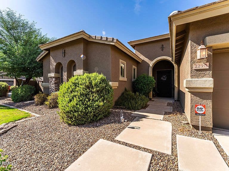2290 E Coconino Drive photo 3