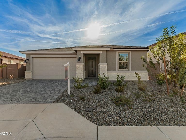 18621 E HELIAN Drive photo 1
